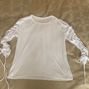 Gap crew neck white knit woman’s Sweater size Medium